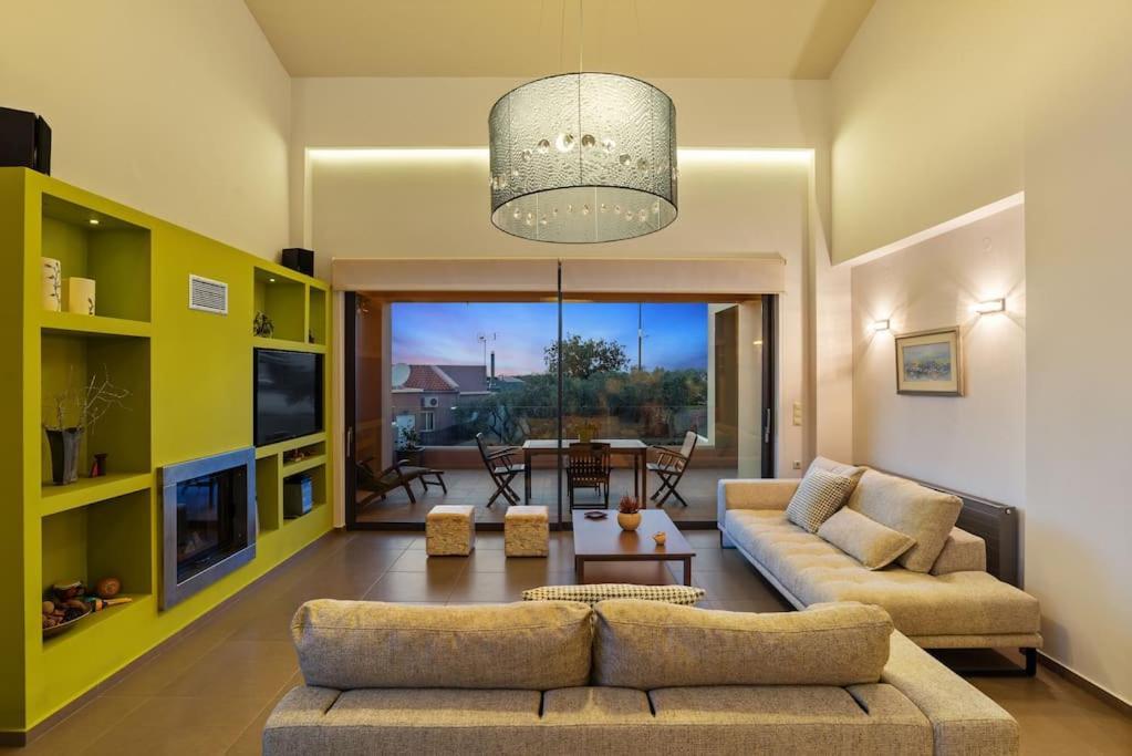Dream's House - With Pool & Stunning Views Ferienhaus