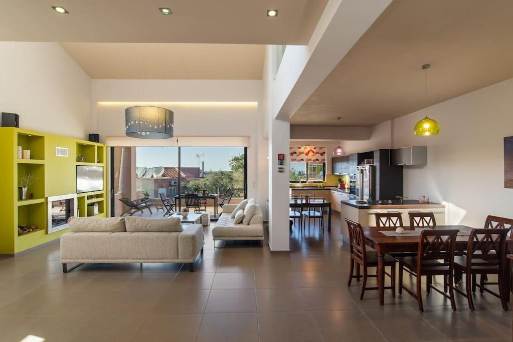Dream's House - With Pool & Stunning Views *