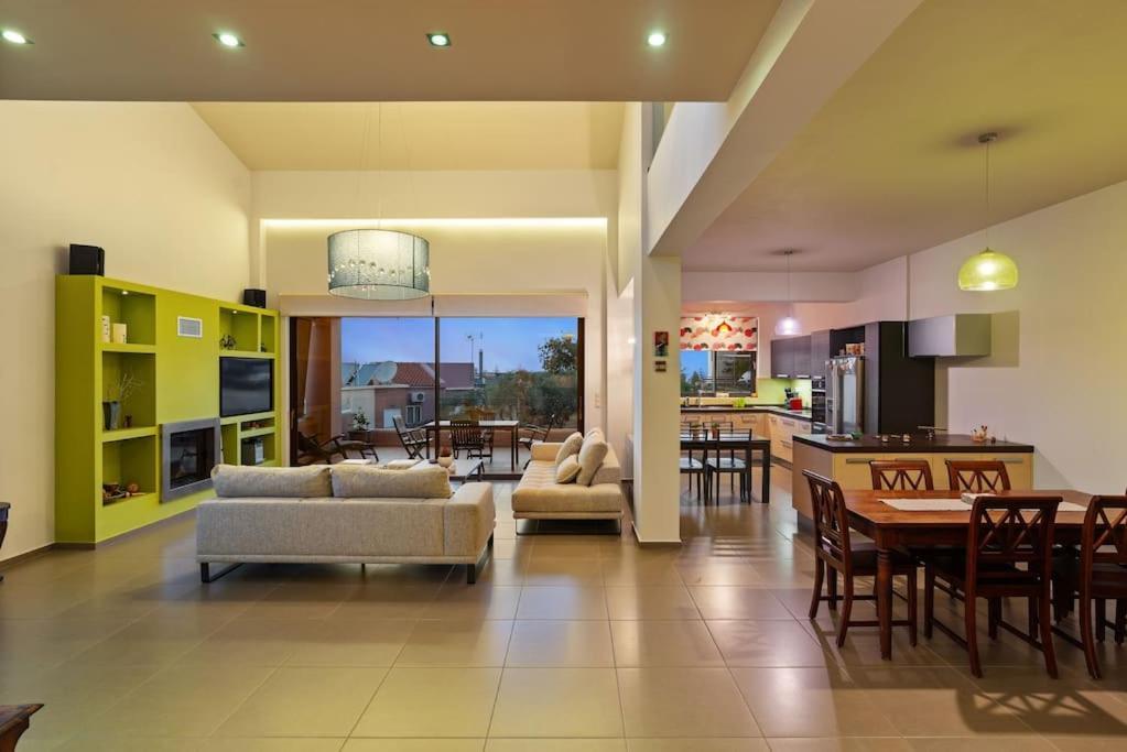 Dream's House - With Pool & Stunning Views Daratsos